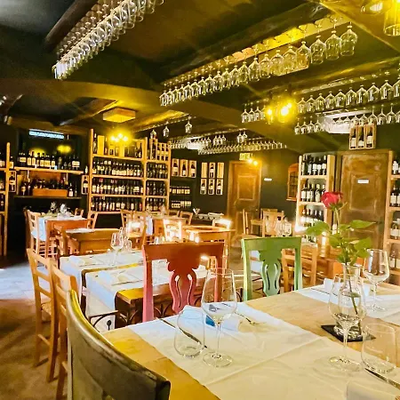 Osteria Pozzo Hotell *